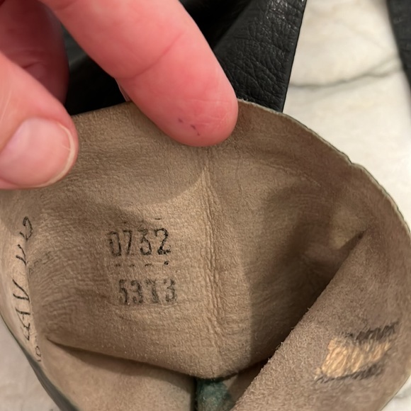 Vintage Leather Gloves - Picture 11 of 16